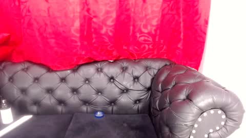 Snapshot of kerly_doll chatting on January 14, 2025, 9:20 pm K E R L Y online show from January 14, 2025, 9:20 pm