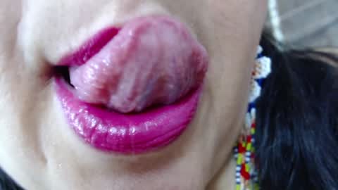 Snapshot of kerly_doll chatting on January 18, 2025, 6:21 pm K E R L Y online show from January 18, 2025, 6:21 pm