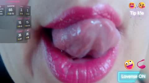 Snapshot of kerly_doll chatting on January 22, 2025, 10:26 pm K E R L Y online show from January 22, 2025, 10:26 pm