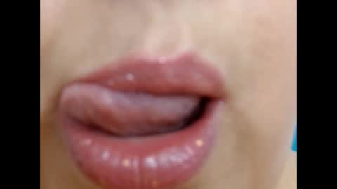 Snapshot of kerly_doll chatting on January 28, 2025, 5:56 pm K E R L Y online show from January 28, 2025, 5:56 pm