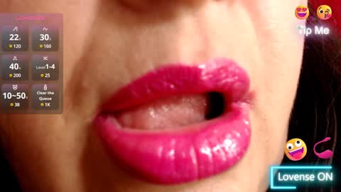 Snapshot of kerly_doll chatting on February 4, 2025, 1:27 pm K E R L Y online show from February 4, 2025, 1:27 pm