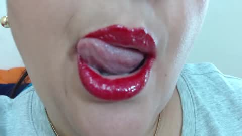 Snapshot of kerly_doll chatting on February 13, 2025, 11:15 pm K E R L Y online show from February 13, 2025, 11:15 pm