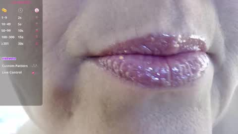 Snapshot of kerly_doll chatting on March 7, 2025, 6:54 pm K E R L Y online show from March 7, 2025, 6:54 pm