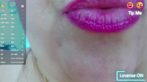 Snapshot of kerly_doll chatting on March 10, 2025, 6:56 pm K E R L Y online show from March 10, 2025, 6:56 pm