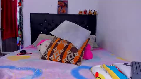 Kerlysmith24 online show from December 6, 2024, 9:57 pm