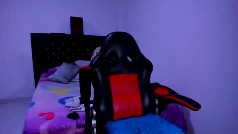 Kerlysmith24 online show from January 29, 2025, 8:25 pm