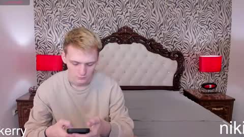 Snapshot of kerry_niki chatting on February 19, 2025, 12:33 pm kerry_niki online show from February 19, 2025, 12:33 pm