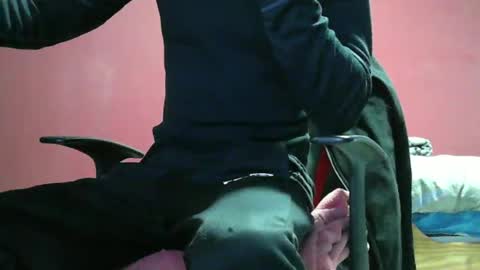 kev19922 online show from December 25, 2024, 6:41 pm