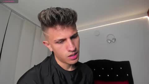 Snapshot of kevin_ahs1 chatting on October 9, 2025, 12:08 am Kevin Ahs online show from October 9, 2025, 12:08 am