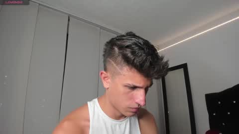 Snapshot of kevin_ahs1 chatting on October 15, 2025, 11:27 pm Kevin Ahs online show from October 15, 2025, 11:27 pm