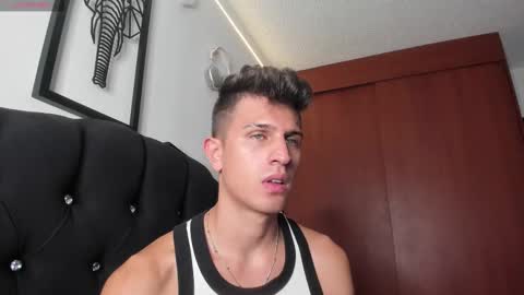 Snapshot of kevin_ahs1 chatting on November 12, 2025, 10:09 pm Kevin Ahs online show from November 12, 2025, 10:09 pm