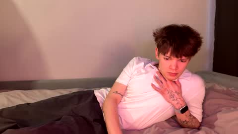 Snapshot of kevin_bucks chatting on February 14, 2026, 12:46 pm Kevin online show from February 14, 2026, 12:46 pm