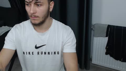 Snapshot of kevin_hot226 chatting on March 5, 2025, 8:32 pm Kevin69 online show from March 5, 2025, 8:32 pm