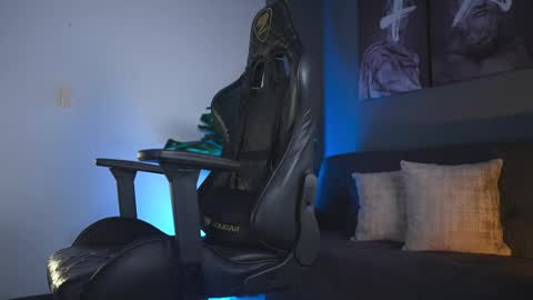 Snapshot of kevin_montoya1 chatting on February 4, 2026, 11:42 pm kevin montoya online show from February 4, 2026, 11:42 pm