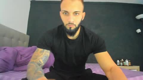Snapshot of kevin_muscle1 chatting on April 8, 2026, 8:47 am Kevin online show from April 8, 2026, 8:47 am