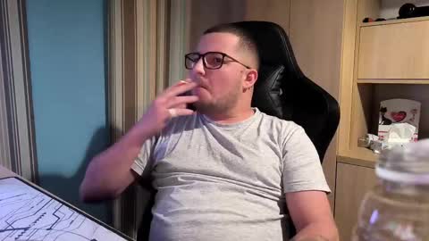 Kevinn online show from October 17, 2025, 8:33 pm