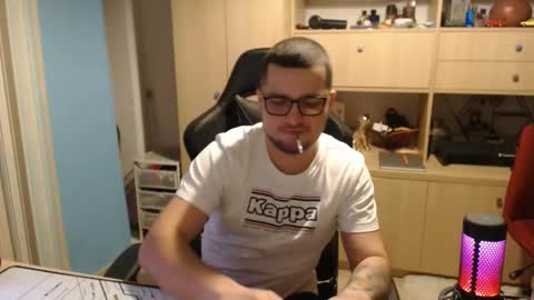 Kevinn online show from October 20, 2025, 5:02 pm