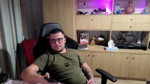 Kevinn online show from November 5, 2025, 10:32 pm