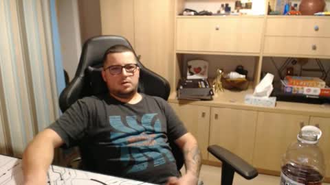 Kevinn online show from November 8, 2025, 10:08 pm