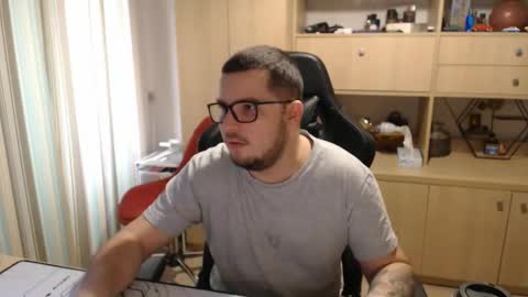 Kevinn online show from November 17, 2025, 12:00 pm