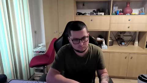 Kevinn online show from November 18, 2025, 10:52 am