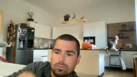 Snapshot of kevinpillobello chatting on May 14, 2026, 5:42 pm kevinpillobello online show from May 14, 2026, 5:42 pm