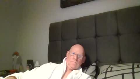 kevlooking4sez online show from February 16, 2025, 10:43 pm