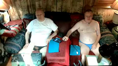 Snapshot of kevydaddyhubby2 chatting on July 12, 2026, 3:52 am kevydaddyhubby2 online show from July 12, 2026, 3:52 am