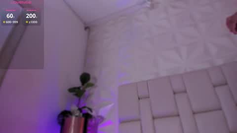 keyla_lage online show from February 5, 2025, 6:04 pm