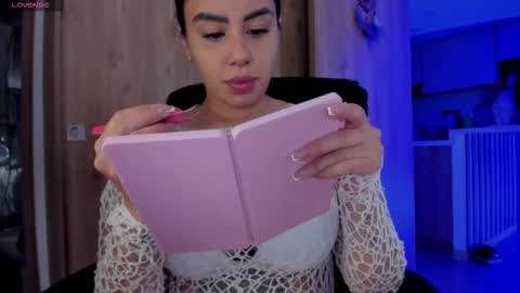 Snapshot of keyn_laurent_ chatting on November 11, 2025, 1:16 am Laura online show from November 11, 2025, 1:16 am