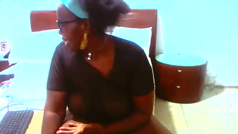 Snapshot of keysenbaexx19 chatting on April 19, 2026, 3:44 pm keysenbarxx19 online show from April 19, 2026, 3:44 pm