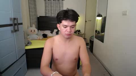 Snapshot of kh4lexx chatting on January 9, 2026, 3:37 pm Arch online show from January 9, 2026, 3:37 pm