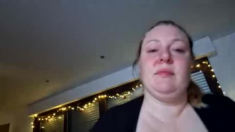 khaleesi0890 online show from November 18, 2025, 8:24 pm