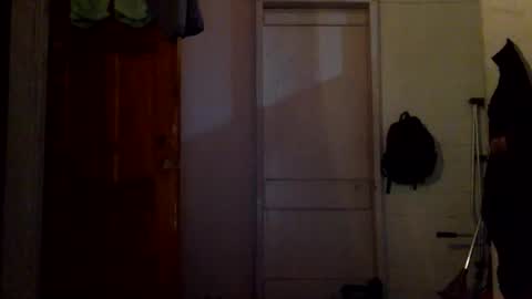 kharrileddie1 online show from May 28, 2026, 4:43 am