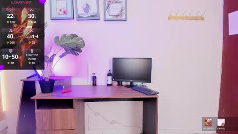 khateandersson online show from February 25, 2026, 9:02 pm