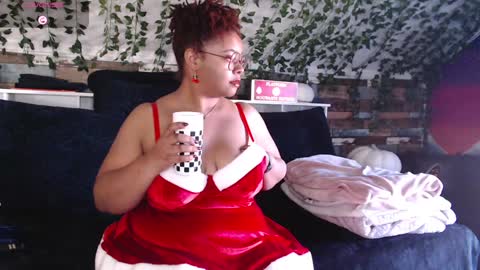 Snapshot of khayaparker chatting on December 21, 2024, 1:53 pm Khaya online show from December 21, 2024, 1:53 pm