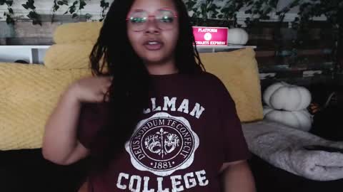 Snapshot of khayaparker chatting on February 12, 2025, 10:48 pm Khaya online show from February 12, 2025, 10:48 pm