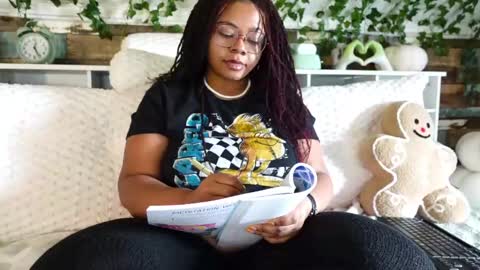 Snapshot of khayaparker chatting on February 27, 2025, 5:26 pm Khaya online show from February 27, 2025, 5:26 pm