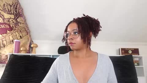 Snapshot of khayaparker chatting on November 9, 2025, 3:10 pm Khaya online show from November 9, 2025, 3:10 pm