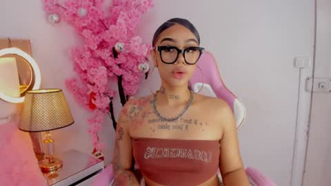 Khelany Isyy  online show from December 18, 2024, 10:13 pm