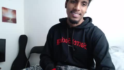 khevinlopezonig online show from October 10, 2025, 8:19 pm