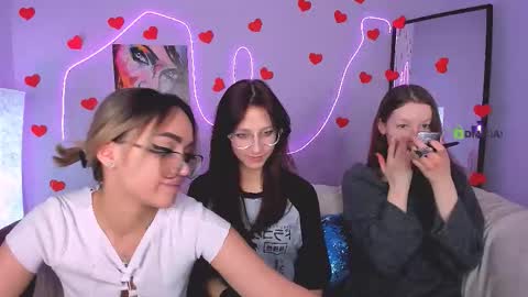 khloebeauty online show from February 18, 2026, 8:27 pm