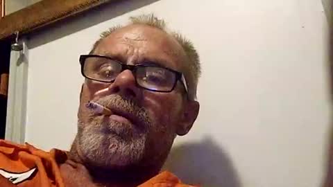 Khristopher Davis online show from December 23, 2025, 5:27 am