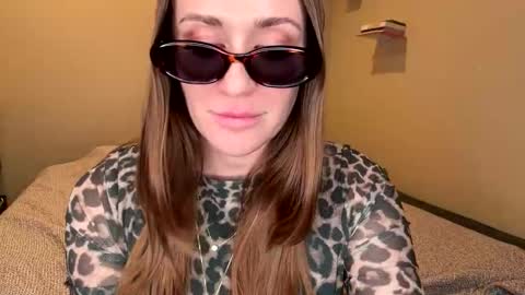 khylasky online show from March 7, 2026, 5:37 am