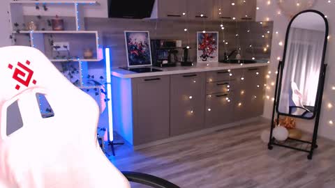 Kiana online show from May 28, 2026, 8:50 pm