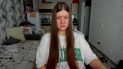 kianna_dior_ online show from November 11, 2025, 8:25 am