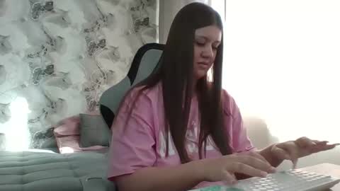 kianna_dior_ online show from March 11, 2026, 9:37 am