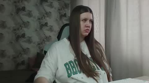 kianna_dior_ online show from March 16, 2026, 9:35 am