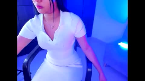 kiara_bloom_hot online show from December 16, 2025, 12:43 pm