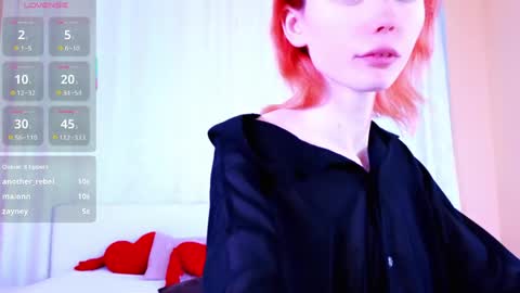 Kira online show from May 18, 2026, 4:07 am